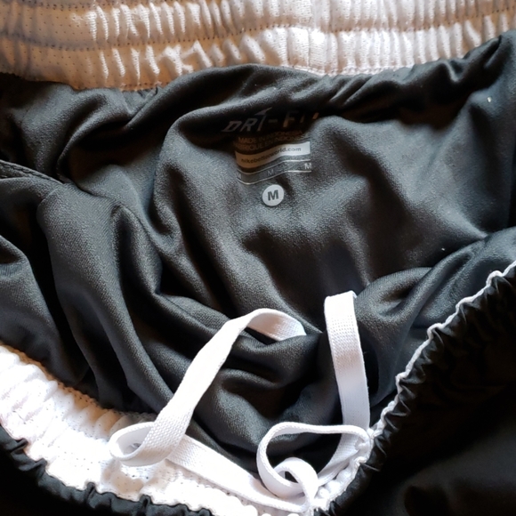 Running shorts - Picture 2 of 2